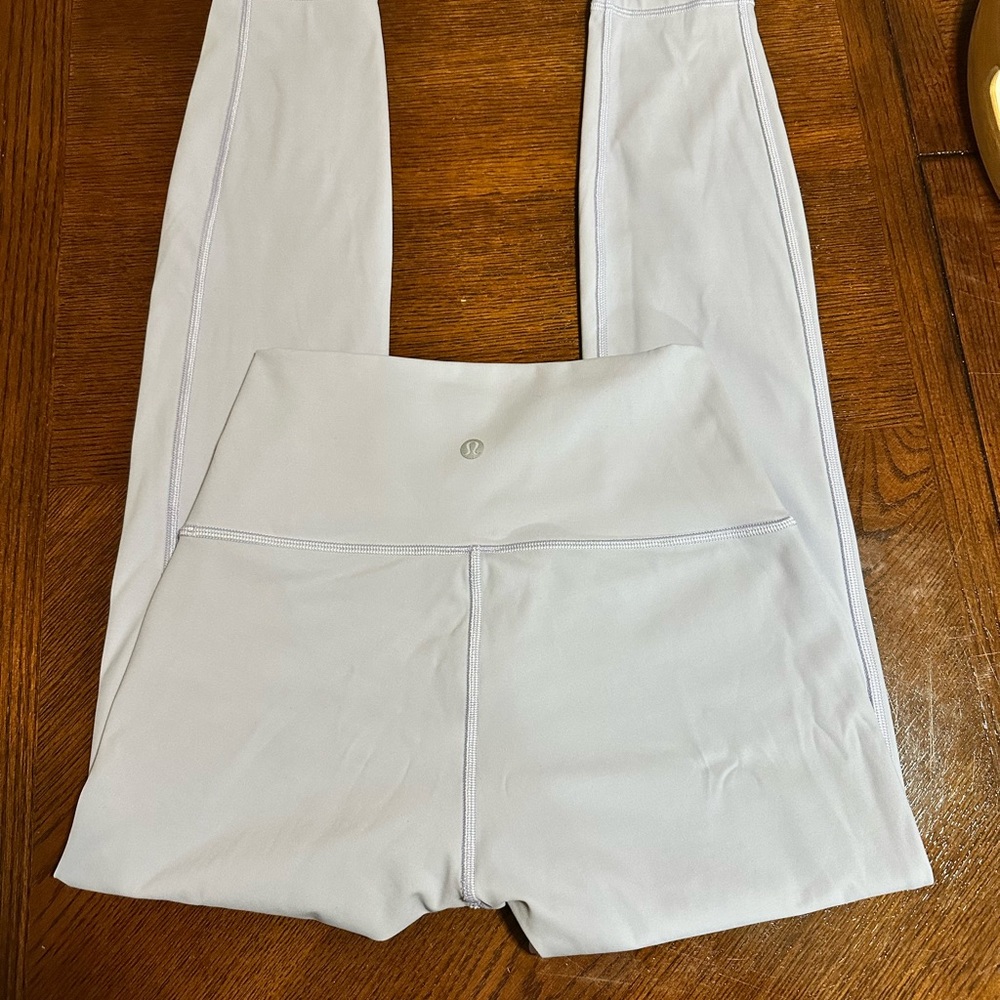 Lululemon wunder under